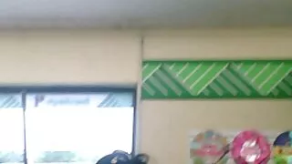 Paslydo ant vyrų gaidžiai su savo šiknius