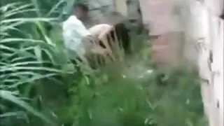 Dviejų gražių mergaičių surengė gražus gaidys masažas