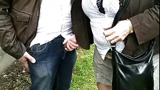 Mergaitės ir berniukai turi Orgija butas