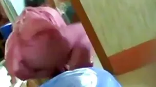 Jaunikliai gangbanged su labai energingas vaikinas