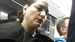 Išlaisvinta kalė gauna analinis palaižė
