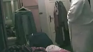 Barzdotas upskirt implantai jauna kalė