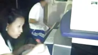 Biure dvi draugės su dildo sušikti