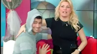 Šviesūs pakliuvom aukštyn kojom su varpa pipirai