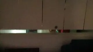 Pakliuvom Mergina Iš Virtuvės kriauklė Gražus Pūlingas