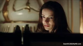 Slidus vaginas pakliuvom dvi kalės
