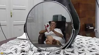 Cutie su skanios asilas nusiėmė savo bikini ir masturbated